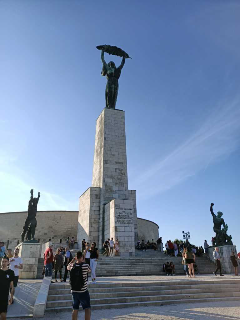 Zitadelle Budapest Ungarn Paris des Ostens Europa Denkmal Monument Statue 